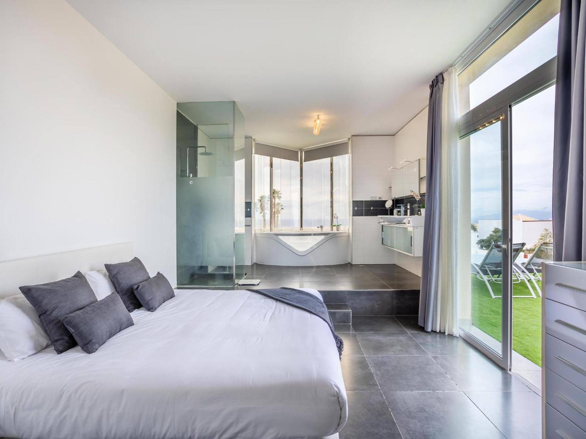 Villa Olbia Charming Dreamview With Jacuzzi 阿德耶 外观 照片