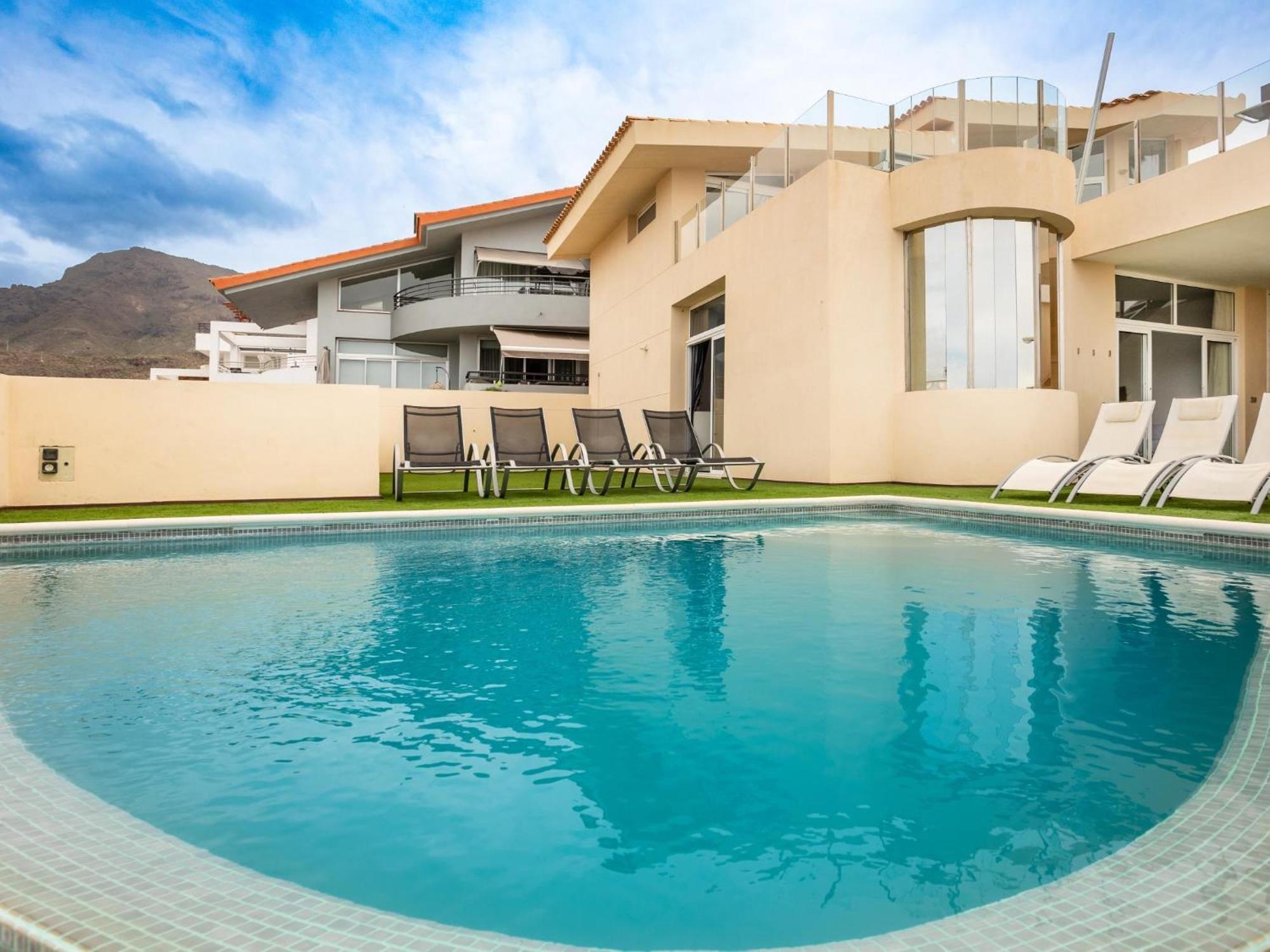 Villa Olbia Charming Dreamview With Jacuzzi 阿德耶 外观 照片